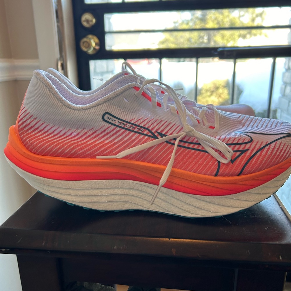 Mizuno Rebellion Pro Running Shoes NWOB
